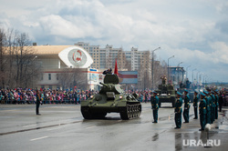 Военный парад, посвященный 73-й годовщине победы в Великой Отечественной войне. Свердловская область, Верхняя Пышма, военная техника, верхняя пышма, день победы, парад победы, ледовая арена имени александра козицына, военный парад, парад военной техники, танк