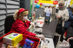 Магазин "Магнит". Магнитогорск, продукты, касса, медицинская маска, перчатки медицинские, магазин магнит, коронавирус