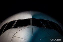 Флагманский самолет Boeing 777-300ER авиакомпании «AZUR air». Екатеринбург, воздушное судно, боинг, пассажирский самолет, ночь, самолет, кабина пилота, авиаперевозки
