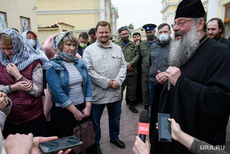 Встреча митрополита Кирилла и прихожан схиигумена Сергия (Романова). Екатеринбург