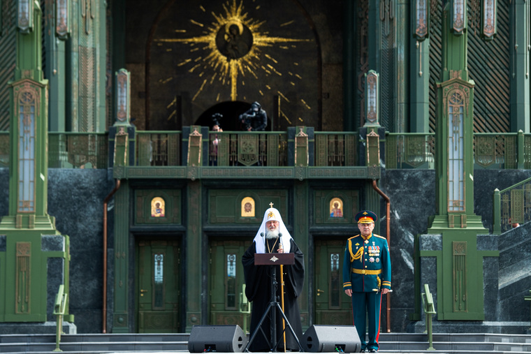Патриарх Московский и всея Руси Кирилл освятил собор и стал его настоятелем
