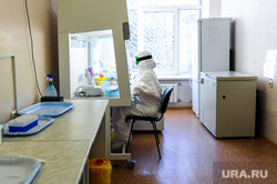 Дополнительная лаборатория для выявления коронавирусной инфекции в Челябинске на базе Областного центра по профилактике и борьбе со СПИДом. Челябинск, лаборатория, прием анализов, эпидемия, врач