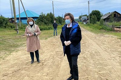 Наталья Комарова посетила с рабочим визитом Большой Атлым