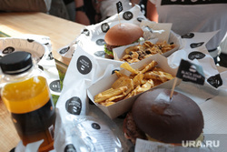 Открытие бургерной Black star burger в Перми, чипсы, вредная пища, вредная еда, бургер, фастфуд