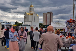 Троицкая православная ярмарка. Курган, покупатели, православная ярмарка, ярмарка, свято троицкий собор