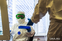 Дополнительная лаборатория для выявления коронавирусной инфекции в Челябинске на базе Областного центра по профилактике и борьбе со СПИДом. Челябинск, лаборатория, прием анализов, эпидемия, врачи