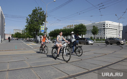 Город в период самоизоляции 27 мая 2020. Пермь, велосипедист