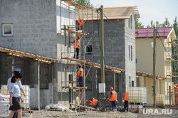 Рабочая поездка врио губернатора Свердловской области Евгения Куйвашева в Красноуральск, строители, мигранты, рабочие