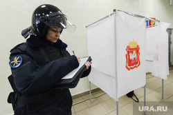 Выборы 2018. Тренировка по отработке действий при возникновении чрезвычайных ситуаций в день голосования. Выборы президента РФ 2018. Челябинск, кабинки для голосования, полиция, терроризм, герб челябинской области, герб челябинска, оперативные действия