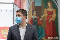 Губернатор Перми Дмитрий Махонин на голосовании по поправкам в Конституцию России. Пермь