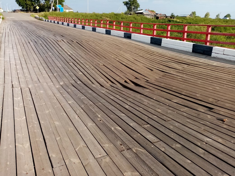 Деревянный мост признан аварийным