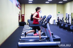 Позы к 14 февраля от Power House Gym. Екатеринбург, фитнес-центр, тренажеры, беговая дорожка
