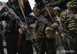 Ситуация на востоке Украины. Луганск. Захват здания МВД, боец, боевики, армия, ополчение, оружие, автоматчики, луганск, захват мвд