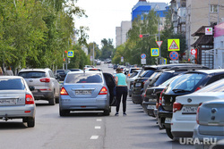 Автомобильная парковка по ул. Володарского. Курган 