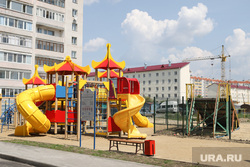 Выездное заседание областной Думы. Курган, детская площадка, новостройки