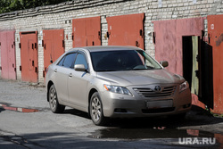 Виды города. Курган, гараж, автомобиль, тойота камри, машина, toyota camry