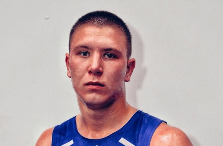 Александр Дорофеев выступает в весовой категории свыше 91 кг