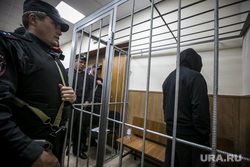 Криминальный авторитет Олег Шишканов на судебном заседании по избранию ему меры пресечения Басманным районным судом г. Москвы. Москва, подследственный, полицейские, заключенные, арест, решетка, скамья подсудимых, судебный пристав, подсудимый, вор в законе, конвой, шишканов олег, шишкан