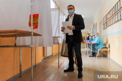 Текслер голосует на избирательном участке. Челябинск, текслер алексей