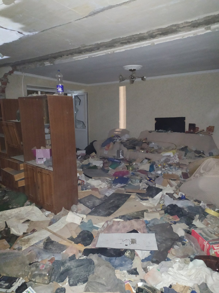 Последствия взрыва газа в одной из квартир пострадавшей пятиэтажки