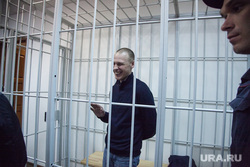 Оглашение приговора Александру Ошибкову, экс-проректору Тюменского индустриального университета, по делу о хищении средств. Тюмень, решетка, ошибков александр