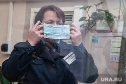 Дезинфекция в екатеринбургском метрополитене против распространения эпидемии коронавируса COVID-19. Екатеринбург, метрополитен, грипп, орви, метро, защита органов дыхания, маска защитная
