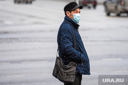 Екатеринбург во время пандемии коронавируса COVID-19, медицинская маска, защитная маска, маска на лицо, covid-19, covid19, мужчина в маске, коронавирус