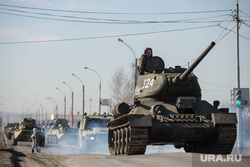 Первая репетиция юбилейного Парада Победы в Екатеринбурге на 2-ой Новосибирской, военная техника, армия, т-34, тяжелое вооружение, репетиция, танк