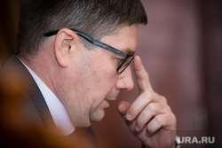 Интервью с вице-губернатором ХМАО Николаем Милькис. Сургут, поправляет очки, милькис николай
