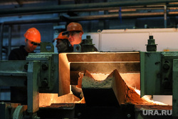 Открытие литейного цеха на Курганском арматурном заводе. Курган, печь, литейный цех, курганский арматурный завод, ковш с металлом, масса с металлом