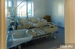 Поездка Алексея Текслера на строительство новой инфекционной больницы. Челябинск, кровати, ковидная база, инфекционный центр, ковидный госпиталь, палаты