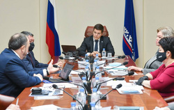 Встреча губернатора с депутатами-единороссами стала первой после выборов