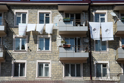 Виды Степанакерта и Шуши. Нагорный Карабах, жилой дом, сушка белья, нагорный карабах