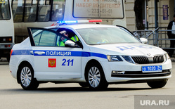 Полиция на улицах города во время эпидемии коронавируса. Челябинск, полицейские, полиция, дпс