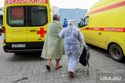 Последствия взрыва кислородной станции в госпитале на базе ГКБ№2. Челябинск, реанимобиль, медицина катастроф, врачи, скорая помощь, эвакуация больных, медики, доктор, противочумной костюм, защитные костюмы