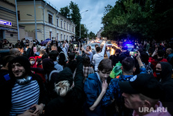 Несанкционированная акция против принятия поправок к Конституции РФ на Пушкинской площади в Москве. Москва, митинг, дождь