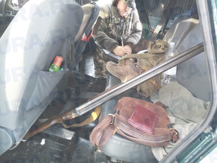 Охотники в Шумихинском районе передвигались на трех автомобилях УАЗ