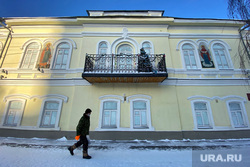 Мороз. Курган, музей истории города, музей кургана, фасад старинного здания