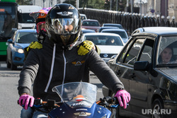 Виды Екатеринбурга, мотоциклист, правила дорожного движения, безопасность на дороге