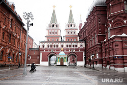 Москва во время объявленного режима самоизоляции. Москва, манежная площадь, москва, воскресенские ворота