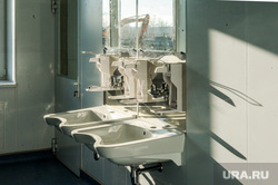 Поездка Алексея Текслера на строительство новой инфекционной больницы. Челябинск, умывальники, ковидная база, инфекционный центр, ковидный госпиталь