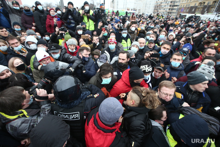 Несанкционированный митинг в поддержку Алексея Навального. Москва