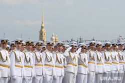 Торжественная церемония празднования Дня ВМФ на Сенатской площади. Санкт-Петербург, офицеры, санкт-петербург, парад, праздник, день вмф, военные моряки, адмиралтейство, отдавать честь