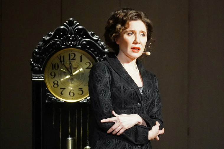 Тамара Разоренова сыграла в спектакле сразу две роли — княгини и любовницы Егорушки