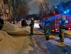 К тушению пожара привлекли пять экипажей пожарных машин