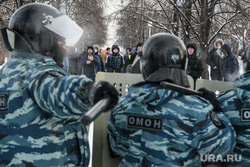 Несанкционированный митинг в поддержку оппозиционера. Екатеринбург, силовики, противостояние, протестующие, несанкционированная акция, протестующая молодежь, омон