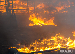Пожар в промзоне на Троицком тракте. Челябинск, мчс, дым, пожар, чп, огонь, чс