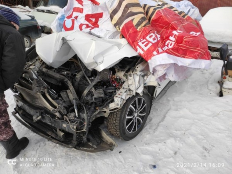 Автомобиль главы Кусинского района после аварии