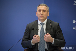 Пресс-конференция губернатора Тюменской области Александра Моора. Тюмень, моор александр, портрет
