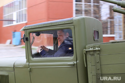 Куйвашев в музее военной техники "Боевая слава Урала". Верхняя Пышма, куйвашев евгений, за рулем